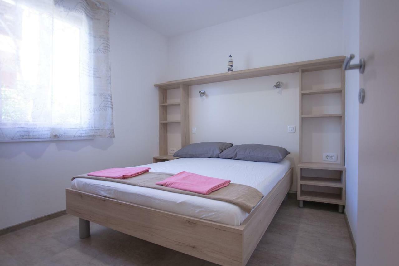 Bungalow Comfort 100 M From The Beach Premantura Exteriér fotografie
