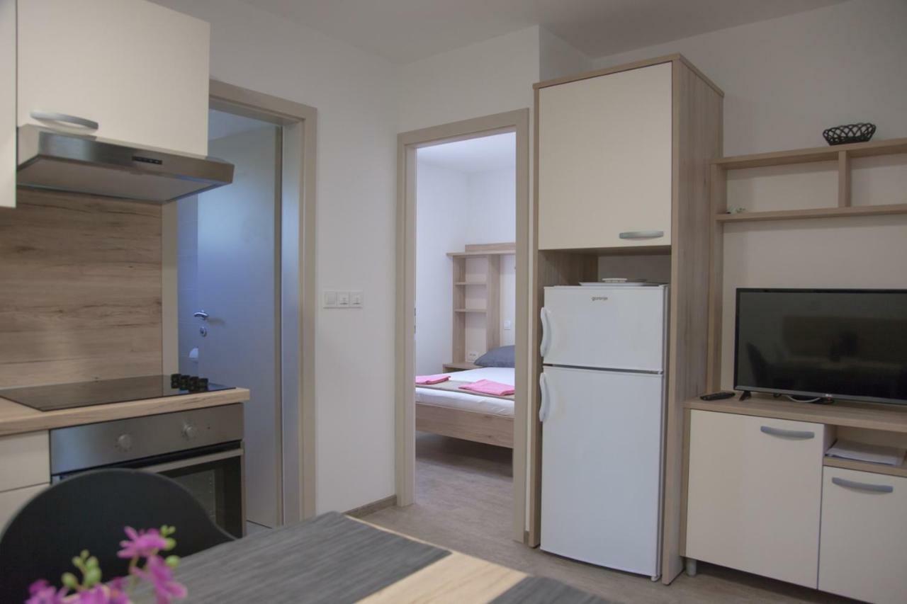 Bungalow Comfort 100 M From The Beach Premantura Exteriér fotografie
